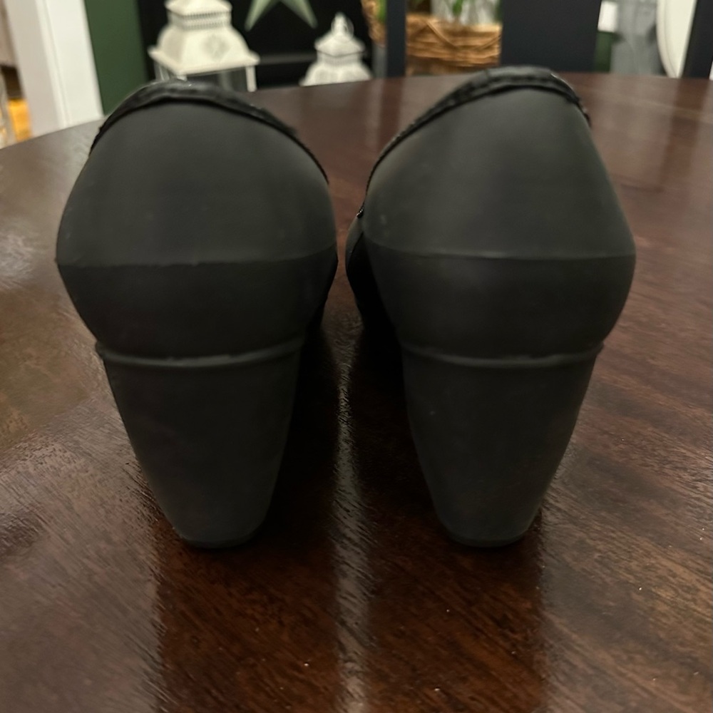 CROCS Black Platform Wedge Pumps - Picture 2 of 10